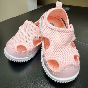 Infant girl walking shoes, Size: 6-12 months,  pink